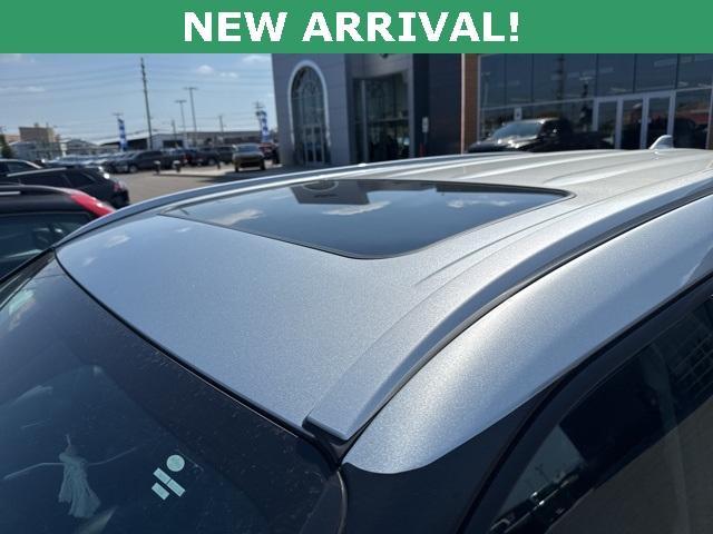 Photo of 2022 Celestial Silver Metallic Toyota Highlander
