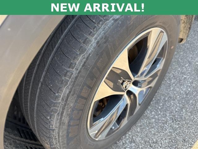 Photo of 2022 Celestial Silver Metallic Toyota Highlander
