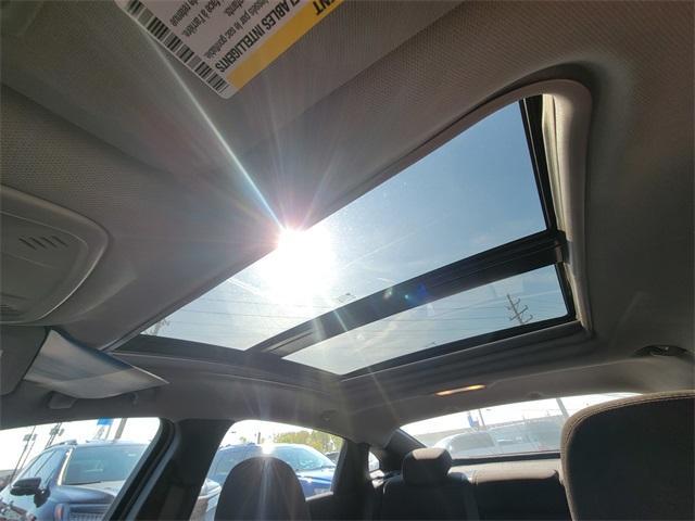 Photo of 2022 Northsky Blue Metallic Chevrolet Malibu