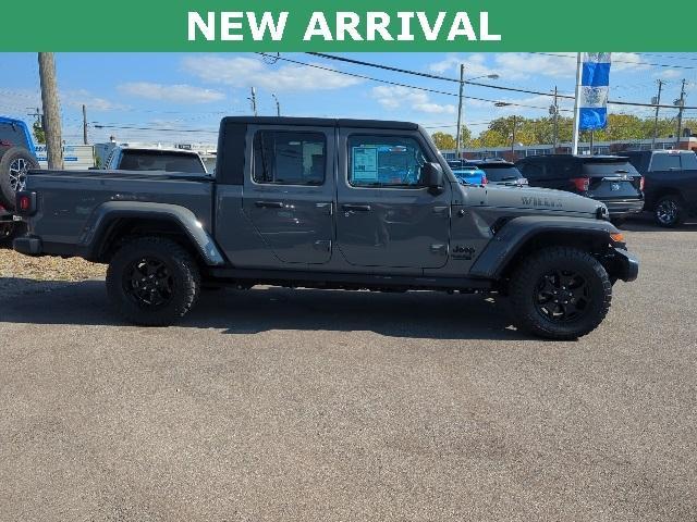 Photo of 2022 Sting Gray Clearcoat Jeep Gladiator