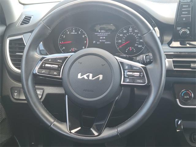 Photo of 2023 Mars Orange Kia Seltos