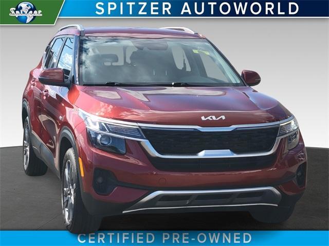 Photo of 2023 Mars Orange Kia Seltos