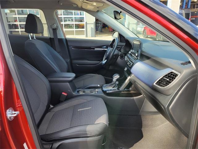 Photo of 2023 Mars Orange Kia Seltos