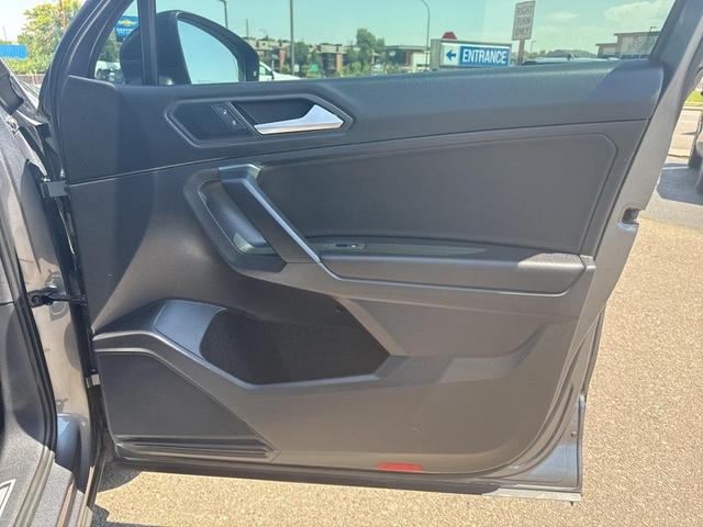 Photo of 2021 Platinum Gray Metallic Volkswagen Tiguan