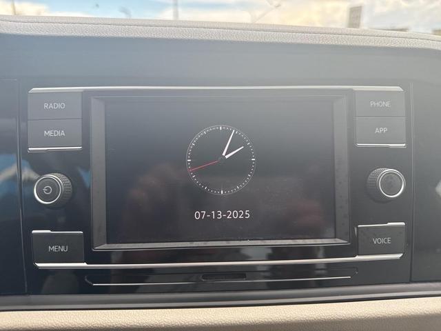 Photo of 2023 Opal White Pearl Effect Volkswagen Jetta