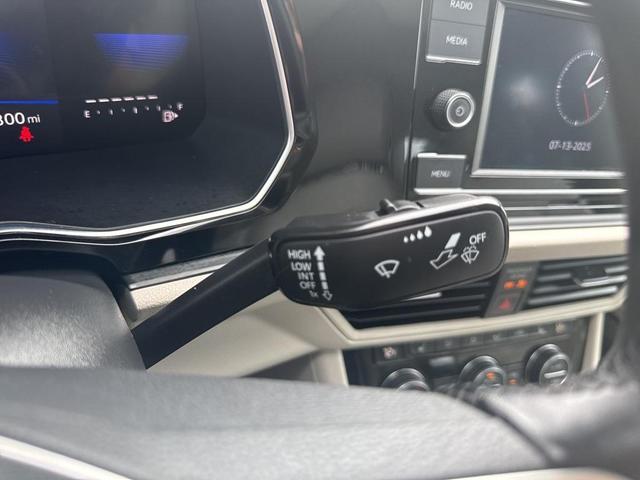 Photo of 2023 Opal White Pearl Effect Volkswagen Jetta