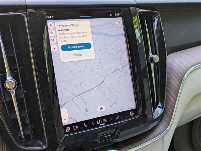 Photo of 2022 Onyx Black Metallic Volvo XC60
