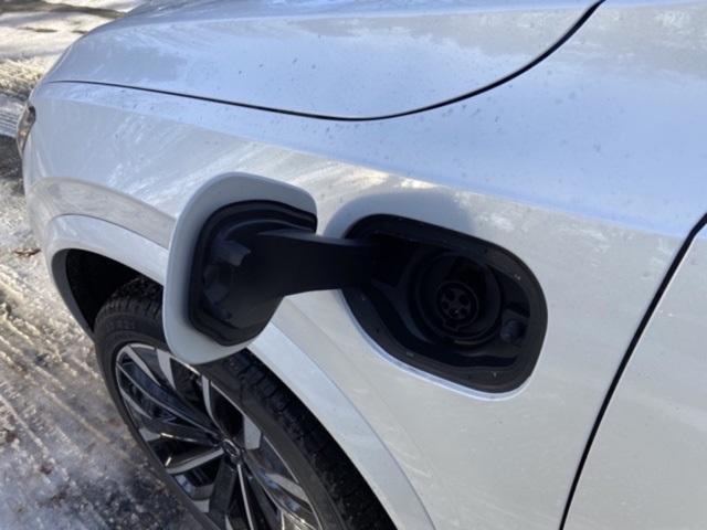 Photo of 2025 Crystal White Metallic Volvo XC90 Plug-In Hybrid