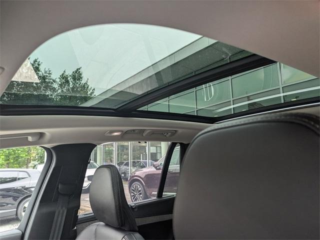 Photo of 2024 Onyx Black Metallic Volvo XC90