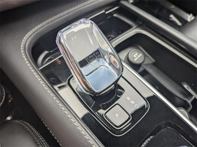 Photo of 2024 Onyx Black Metallic Volvo XC90