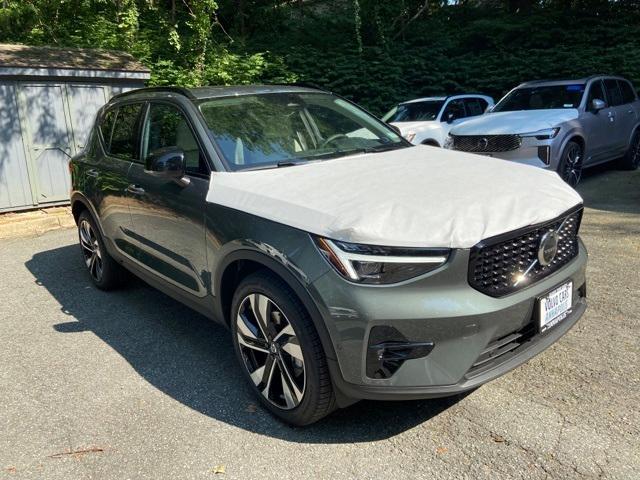 Photo of 2026 Forest Green Volvo XC40