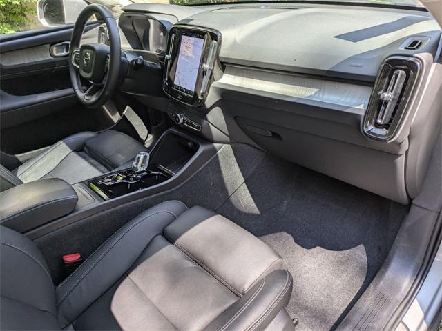 Photo of 2024 Silver Volvo XC40