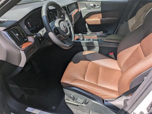 Photo of 2023 Crystal White Metallic Volvo XC60