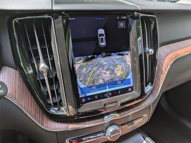 Photo of 2023 Crystal White Metallic Volvo XC60