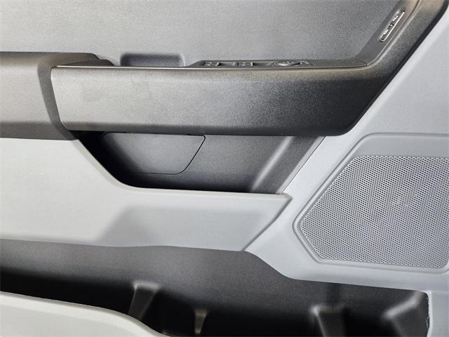 Photo of 2025 Oxford White Ford F-350