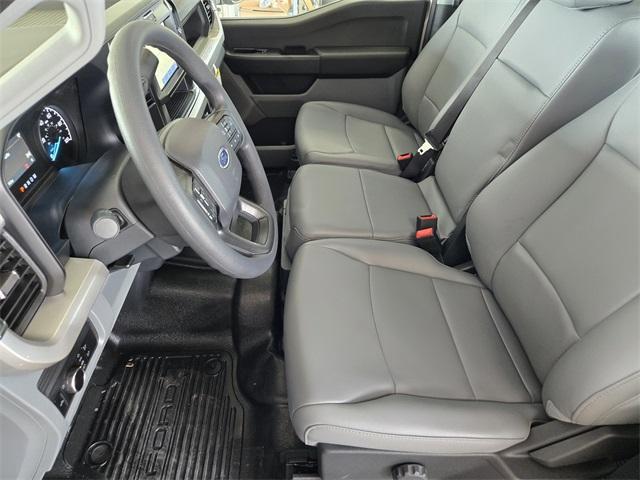 Photo of 2025 Oxford White Ford F-350