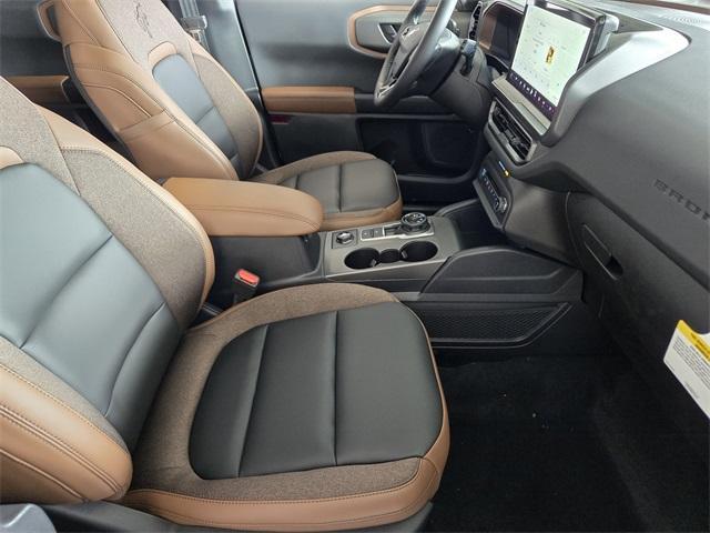 Photo of 2025 Oxford White Ford Bronco Sport