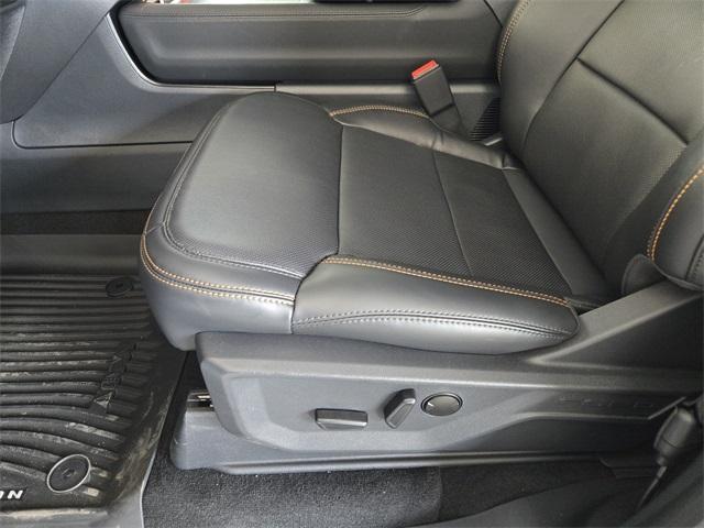 Photo of 2025 Oxford White Ford Expedition