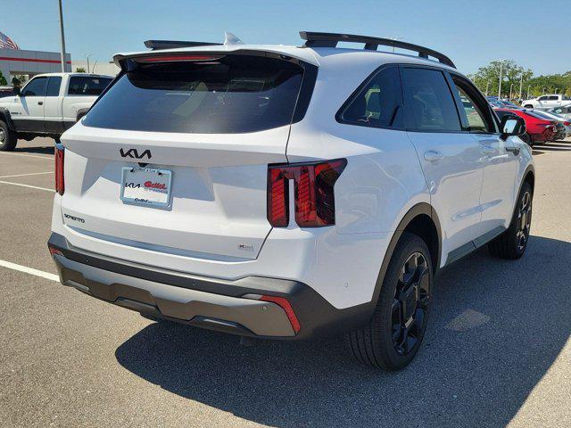 Photo of 2025 White Pearl Kia Sorento