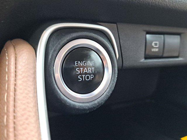 Photo of 2024 Coastal Cream Toyota Grand Highlander