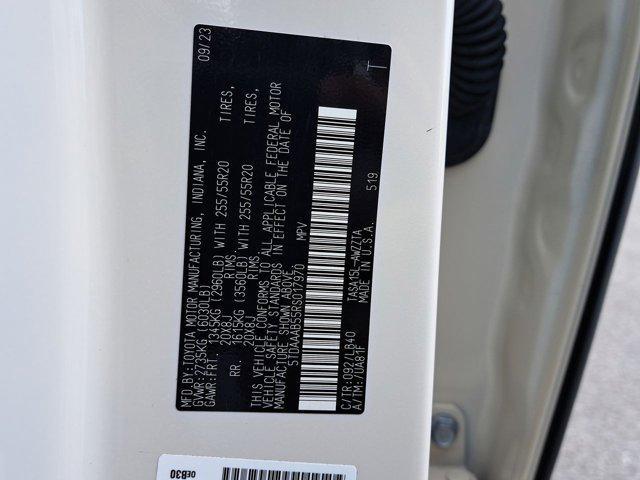 Photo of 2024 Coastal Cream Toyota Grand Highlander