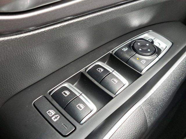 Photo of 2023 Everlasting Silver Kia Sorento