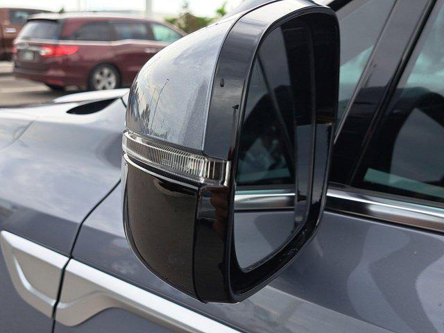 Photo of 2023 Everlasting Silver Kia Sorento