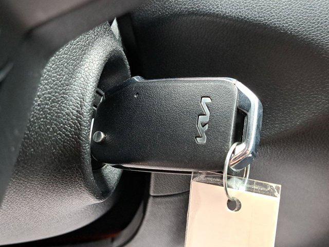 Photo of 2023 Everlasting Silver Kia Sorento
