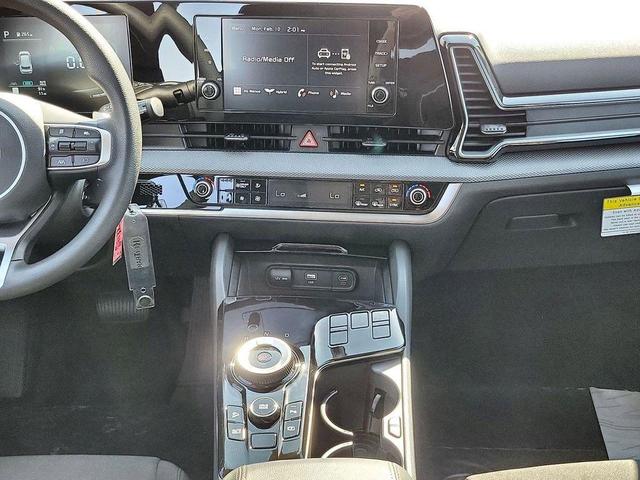 Photo of 2025 Gravity Gray Kia Sportage Hybrid