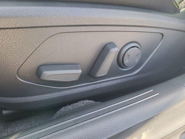 Photo of 2026 White Pearl Kia K5