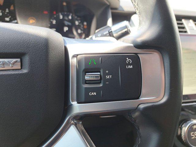 Photo of 2022 Hakuba Silver Metallic Land Rover Discovery