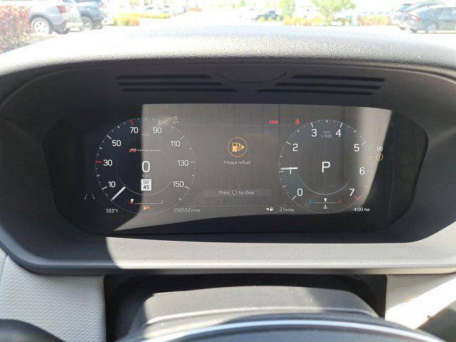 Photo of 2022 Hakuba Silver Metallic Land Rover Discovery
