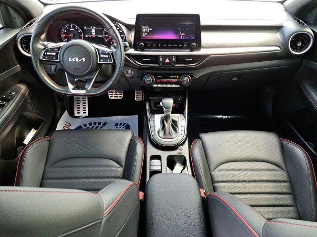 Photo of 2023 Snow White Pearl Kia Forte