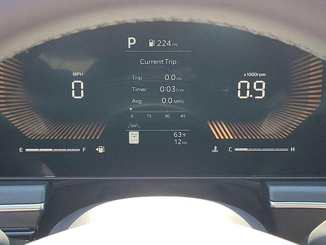 Photo of 2025 Snow White Pearl Kia K5