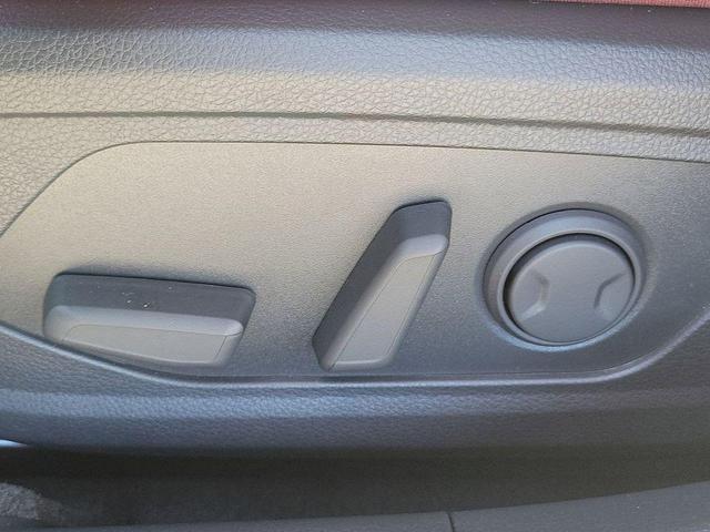 Photo of 2025 Snow White Pearl Kia K5