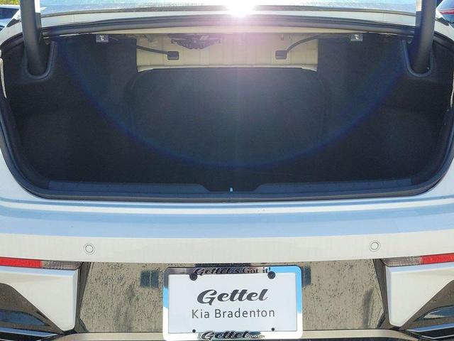 Photo of 2025 Snow White Pearl Kia K5
