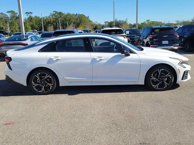 Photo of 2025 Snow White Pearl Kia K5