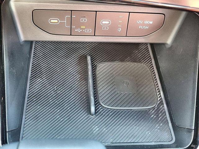 Photo of 2025 Snow White Pearl Kia K5