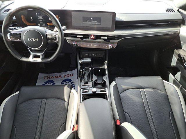 Photo of 2025 Snow White Pearl Kia K5
