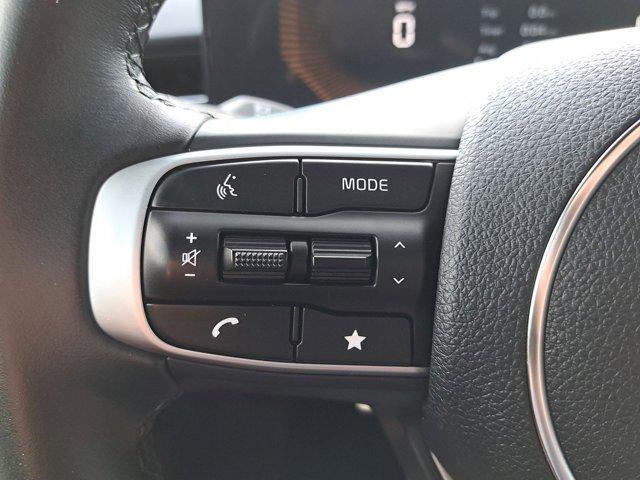 Photo of 2025 Snow White Pearl Kia K5