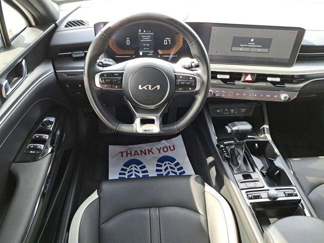Photo of 2025 Snow White Pearl Kia K5