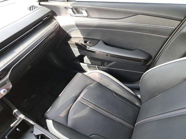 Photo of 2025 Snow White Pearl Kia K5