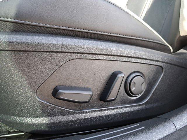 Photo of 2025 Snow White Pearl Kia K5