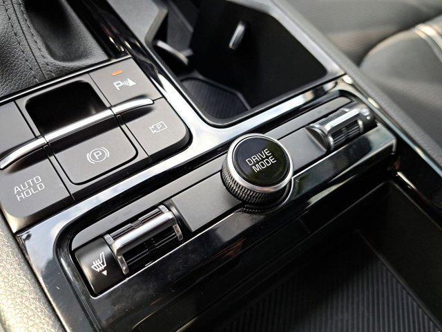Photo of 2025 Snow White Pearl Kia K5