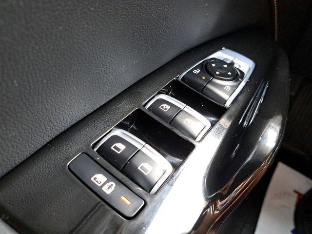 Photo of 2025 Snow White Pearl Kia K5