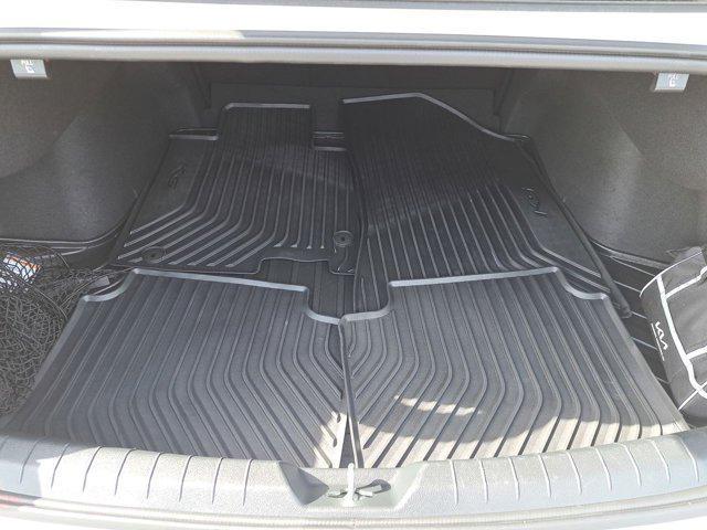 Photo of 2025 Snow White Pearl Kia K5
