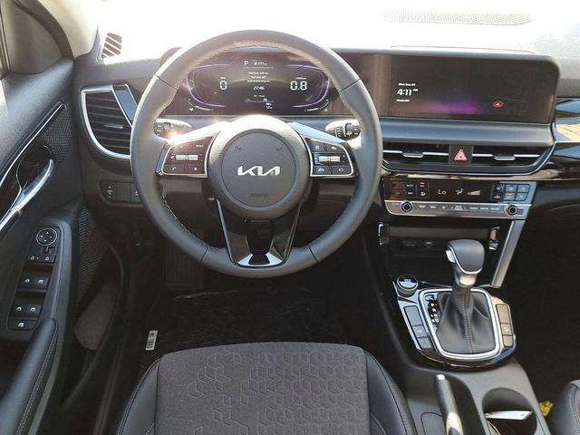 Photo of 2026 Snow White Pearl Kia Seltos
