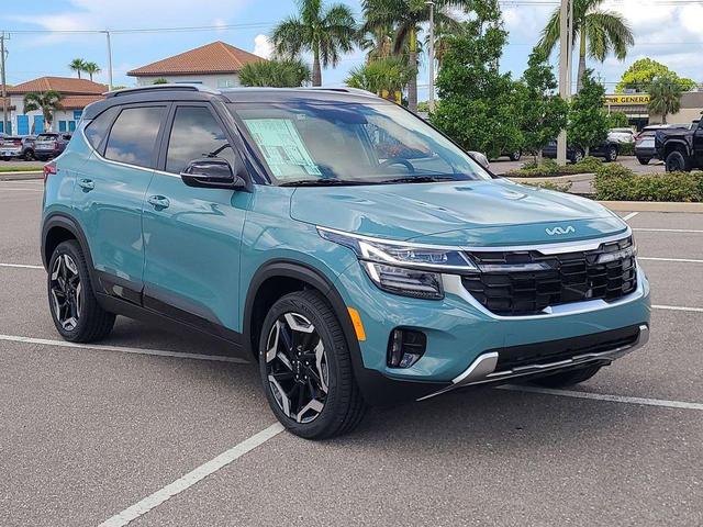 Photo of 2026 Pluton Blue/Black Roof Kia Seltos