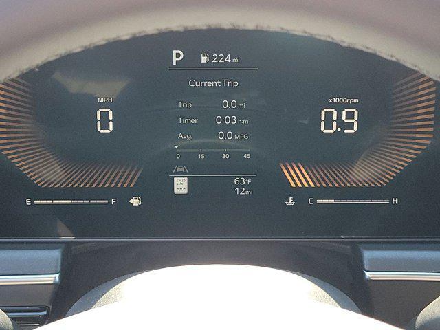 Photo of 2025 White Pearl Kia K5