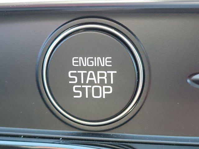 Photo of 2025 White Pearl Kia K5